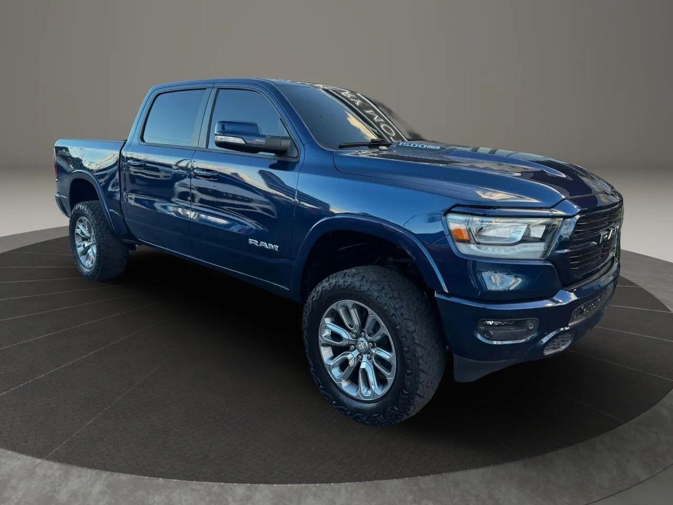 Ram 1500 Crew Cab Laramie Pickup 4D 5 1/2 Ft - Thumbnail 4