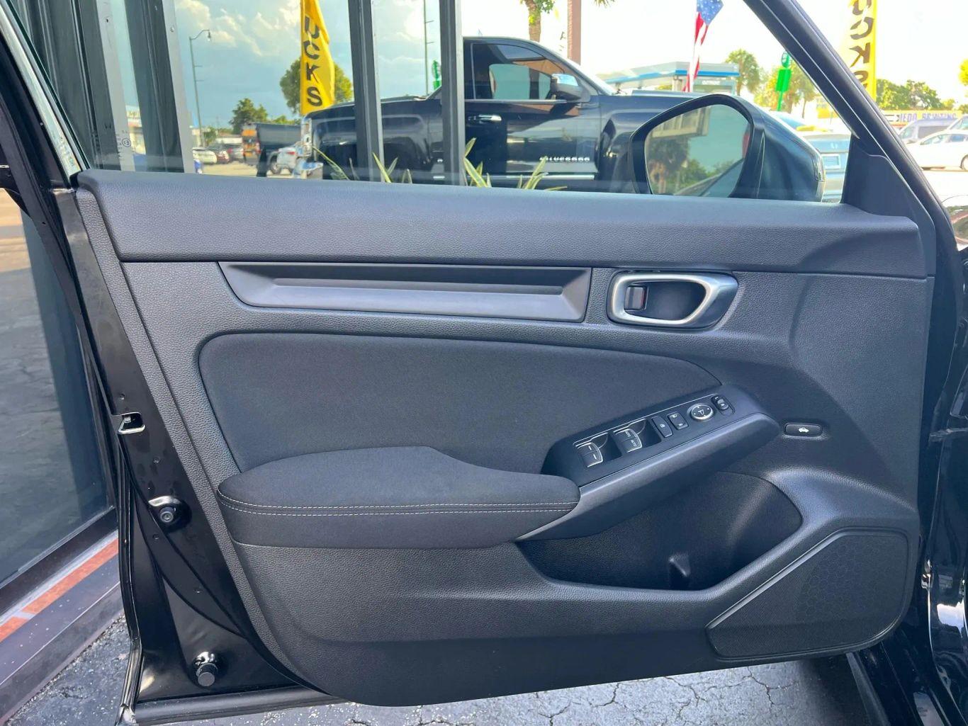 Honda Civic Sport Sedan 4D - Thumbnail 10