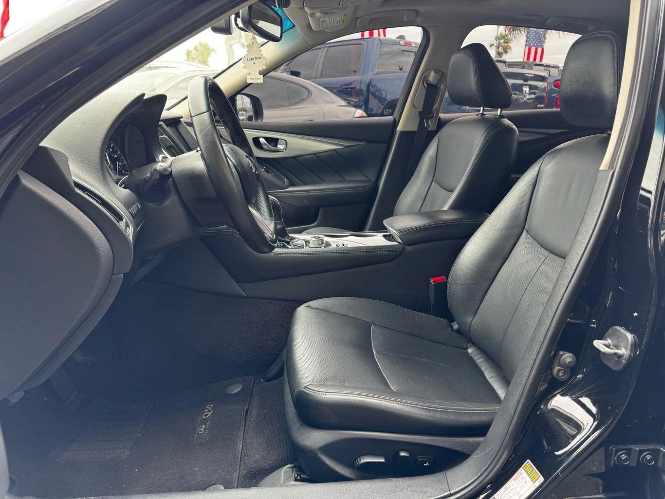 Infiniti Q50 3.0T Luxe Sedan 4D - Thumbnail 12