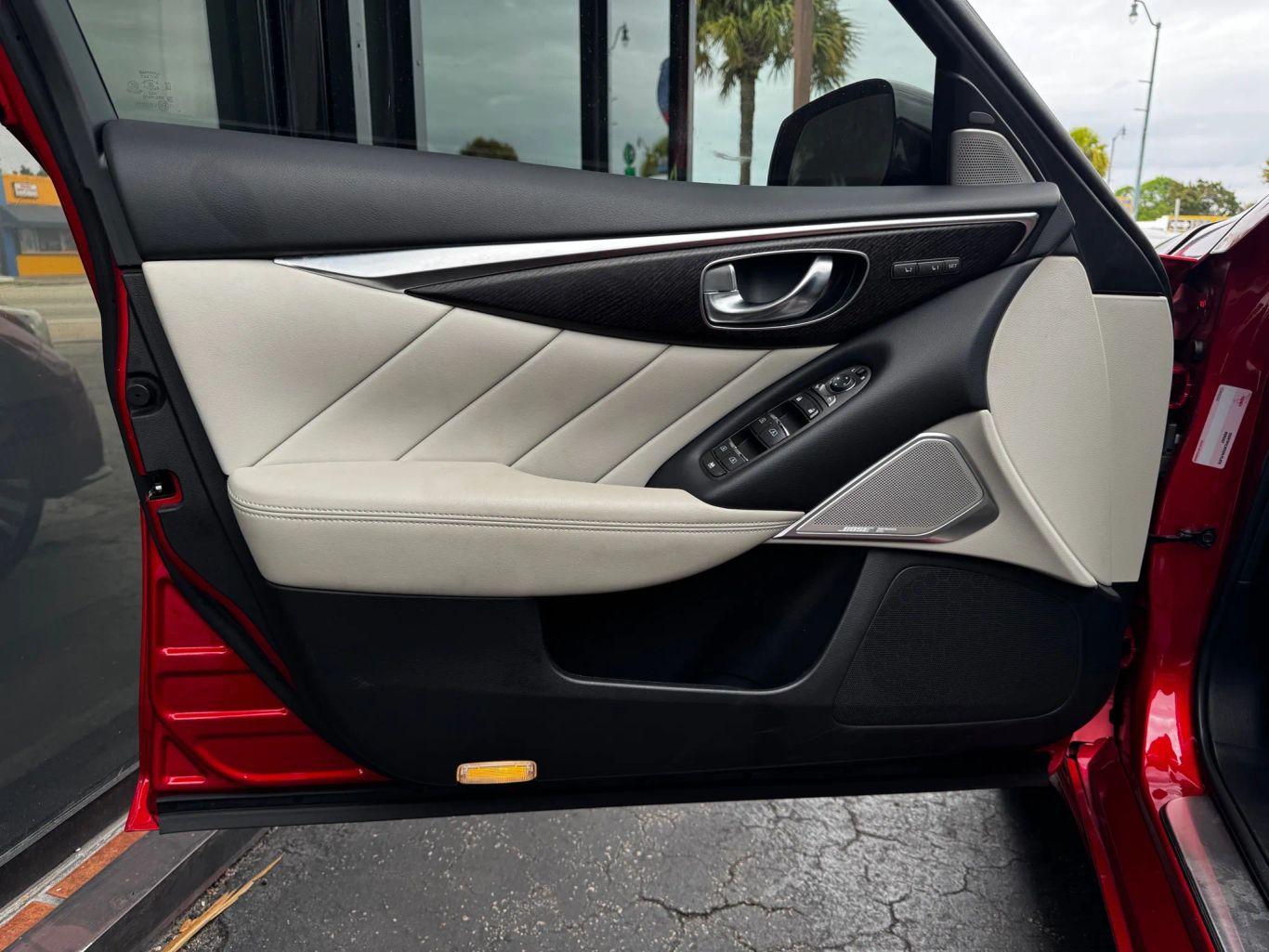 Infiniti Q50 Sensory Sedan 4D - Thumbnail 11