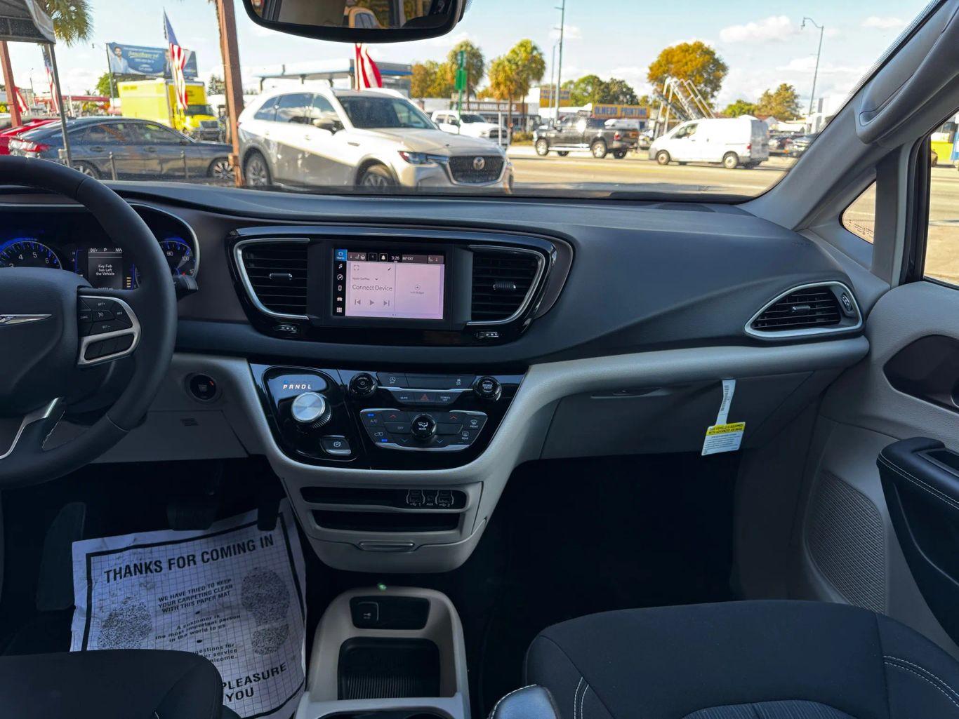 Chrysler Voyager Lx Van 4D - Thumbnail 19