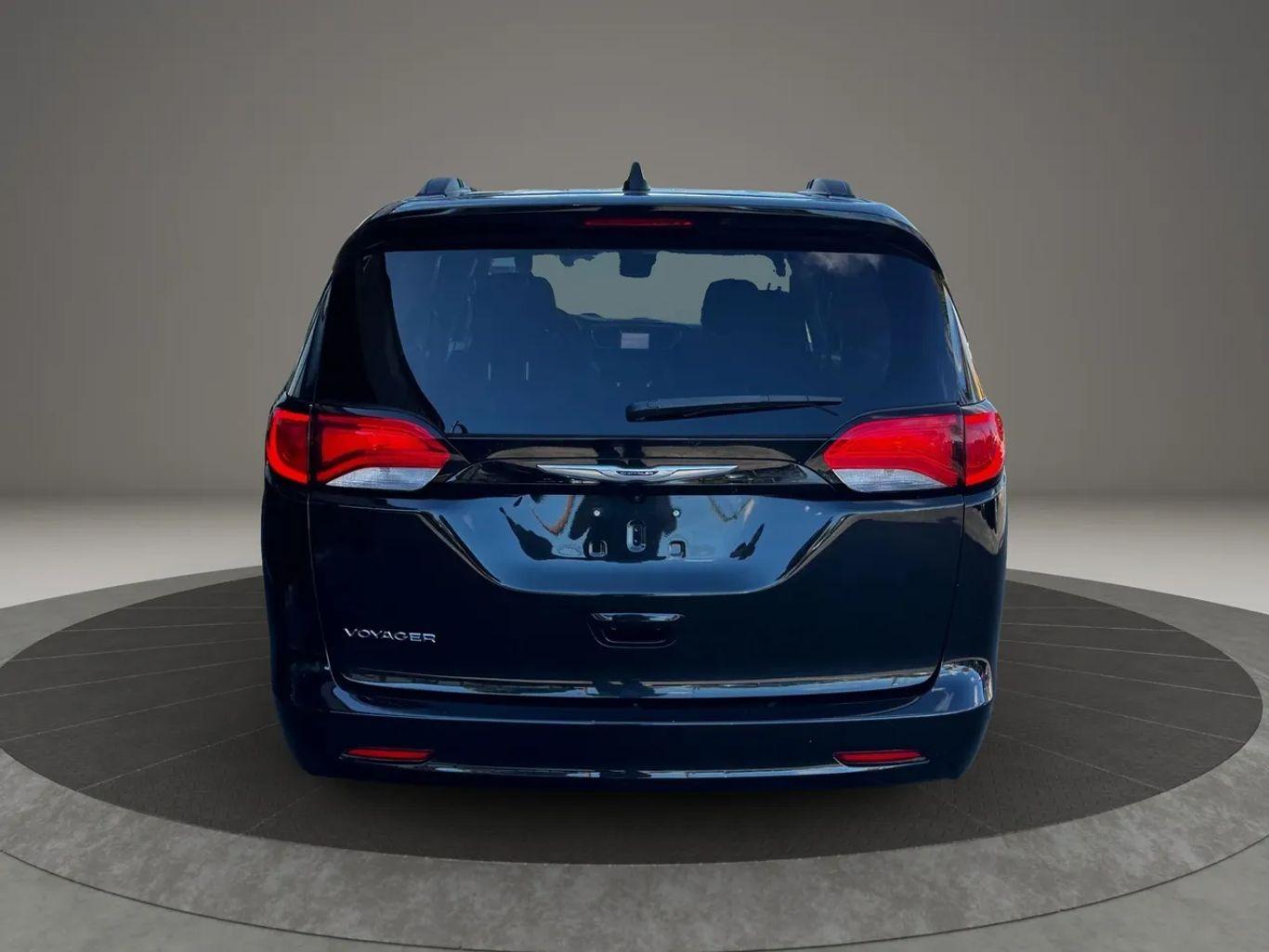 Chrysler Voyager Lx Van 4D - Thumbnail 7