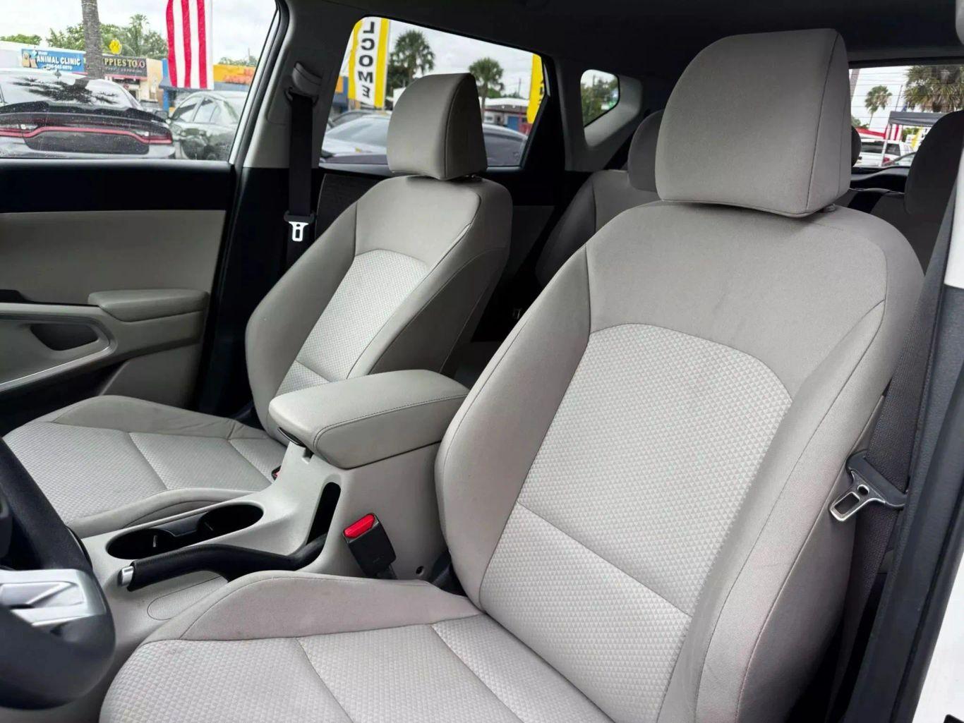 Kia Soul Lx Wagon 4D - Thumbnail 16