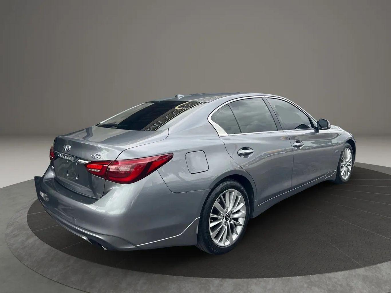 Infiniti Q50 Luxe Sedan 4D - Thumbnail 9