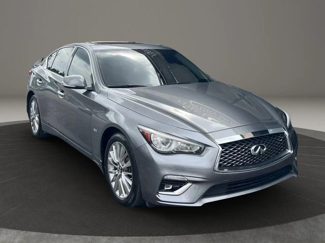 Infiniti Q50 Luxe Sedan 4D - Thumbnail 4