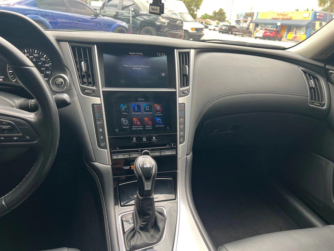 Infiniti Q50 Luxe Sedan 4D - Thumbnail 15