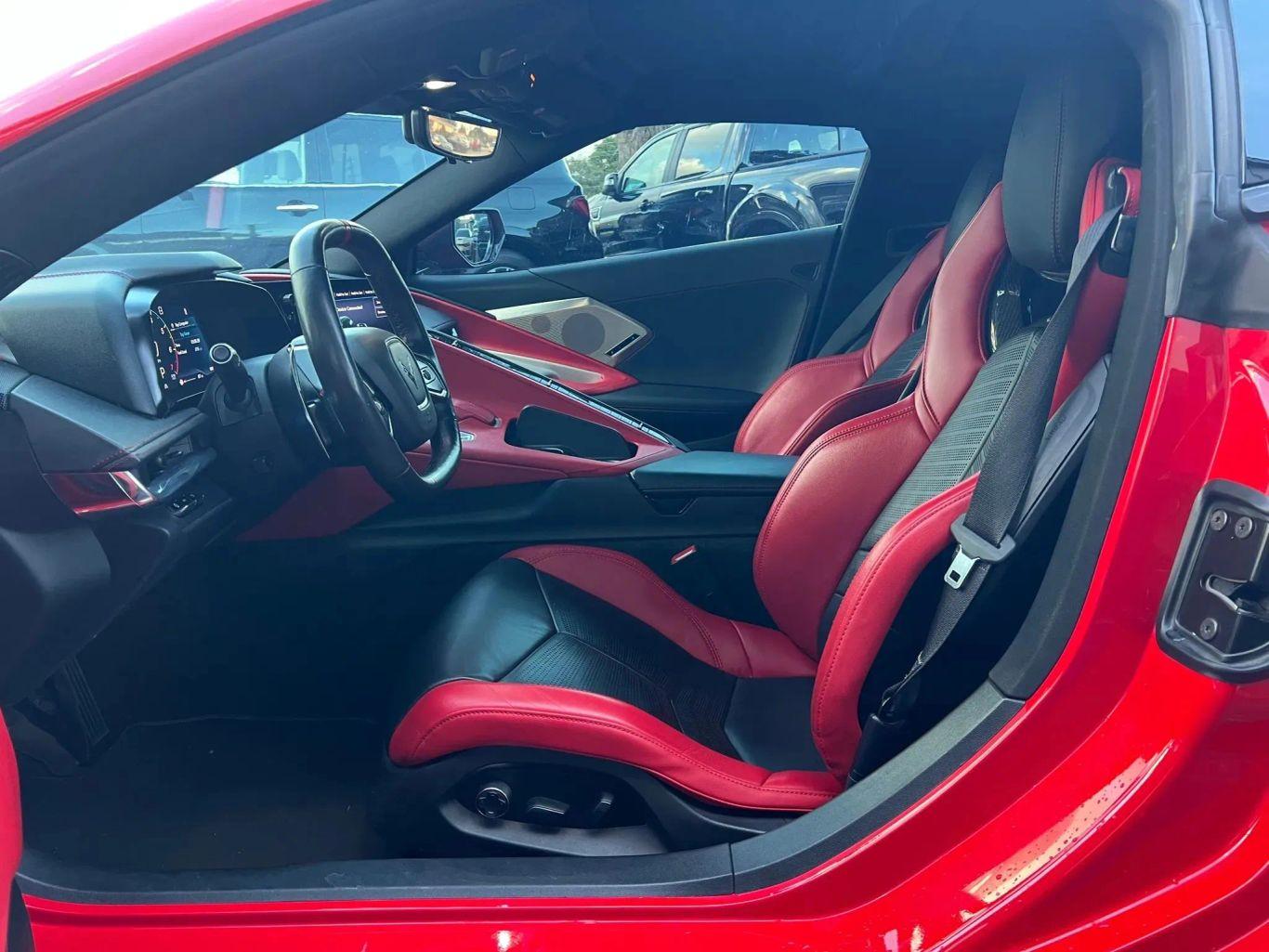 Chevrolet Corvette Stingray Coupe 2D - Thumbnail 13