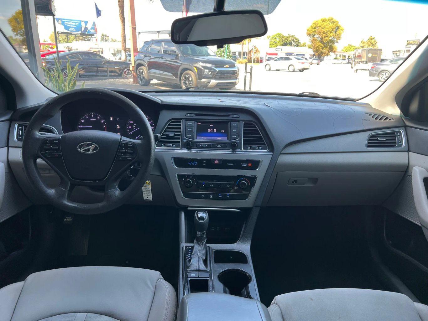 Hyundai Sonata Se Sedan 4D - Thumbnail 19