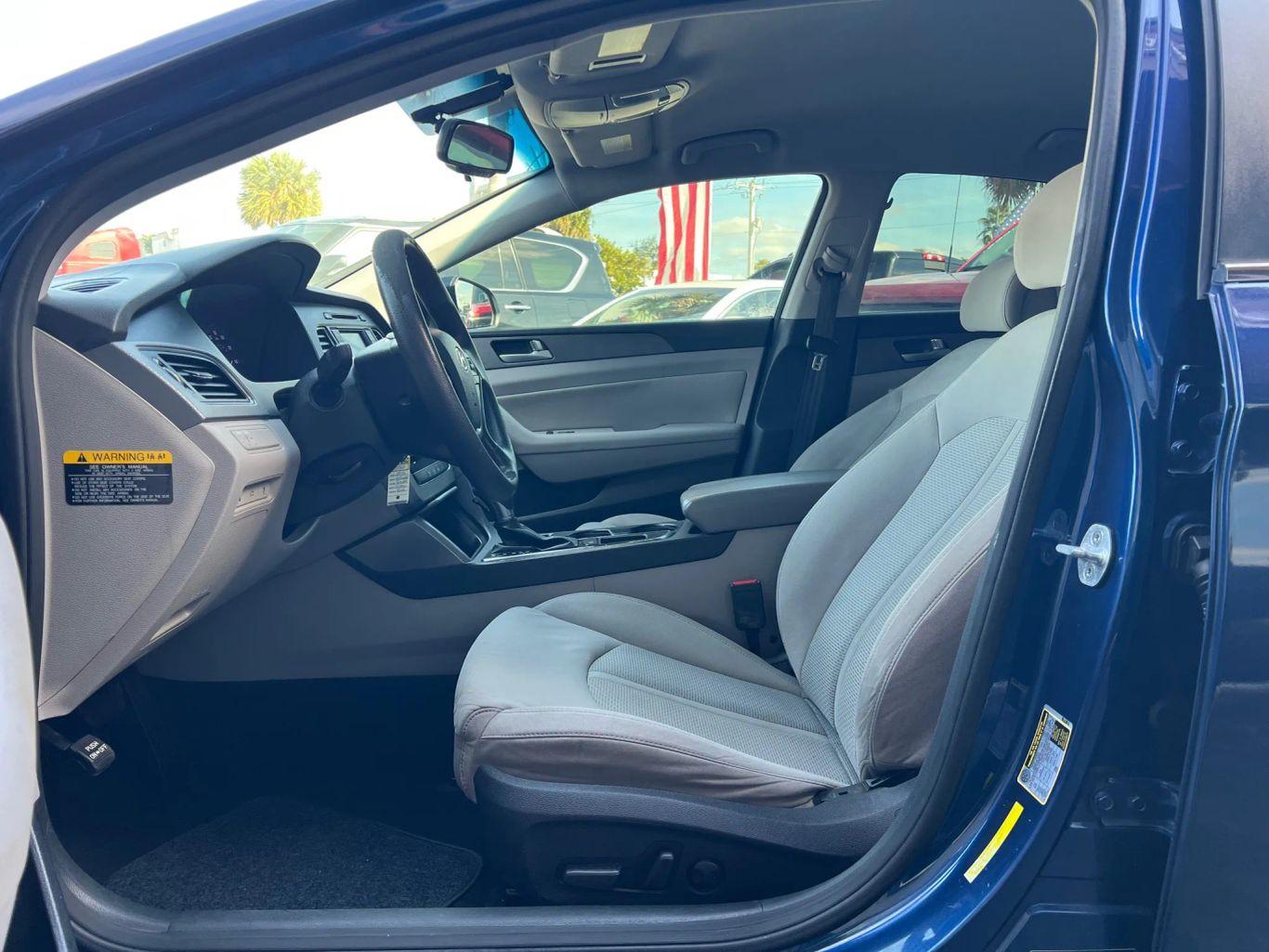 Hyundai Sonata Se Sedan 4D - Thumbnail 12