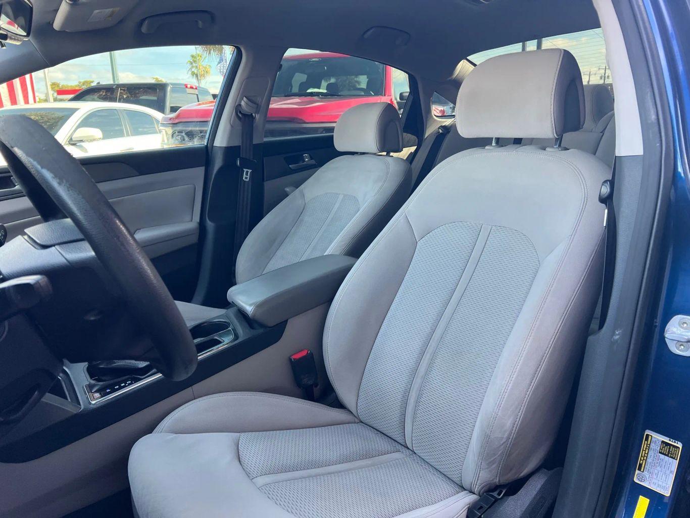 Hyundai Sonata Se Sedan 4D - Thumbnail 14