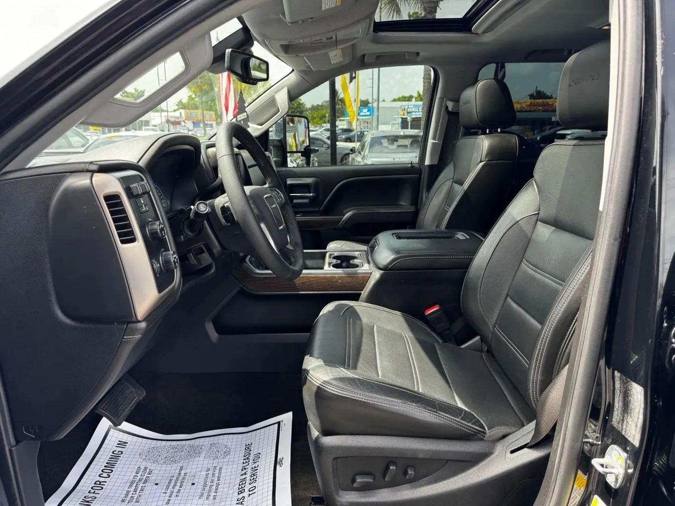 Gmc Sierra 3500 Hd Crew Cab Denali Pickup 4D 8 Ft - Thumbnail 11