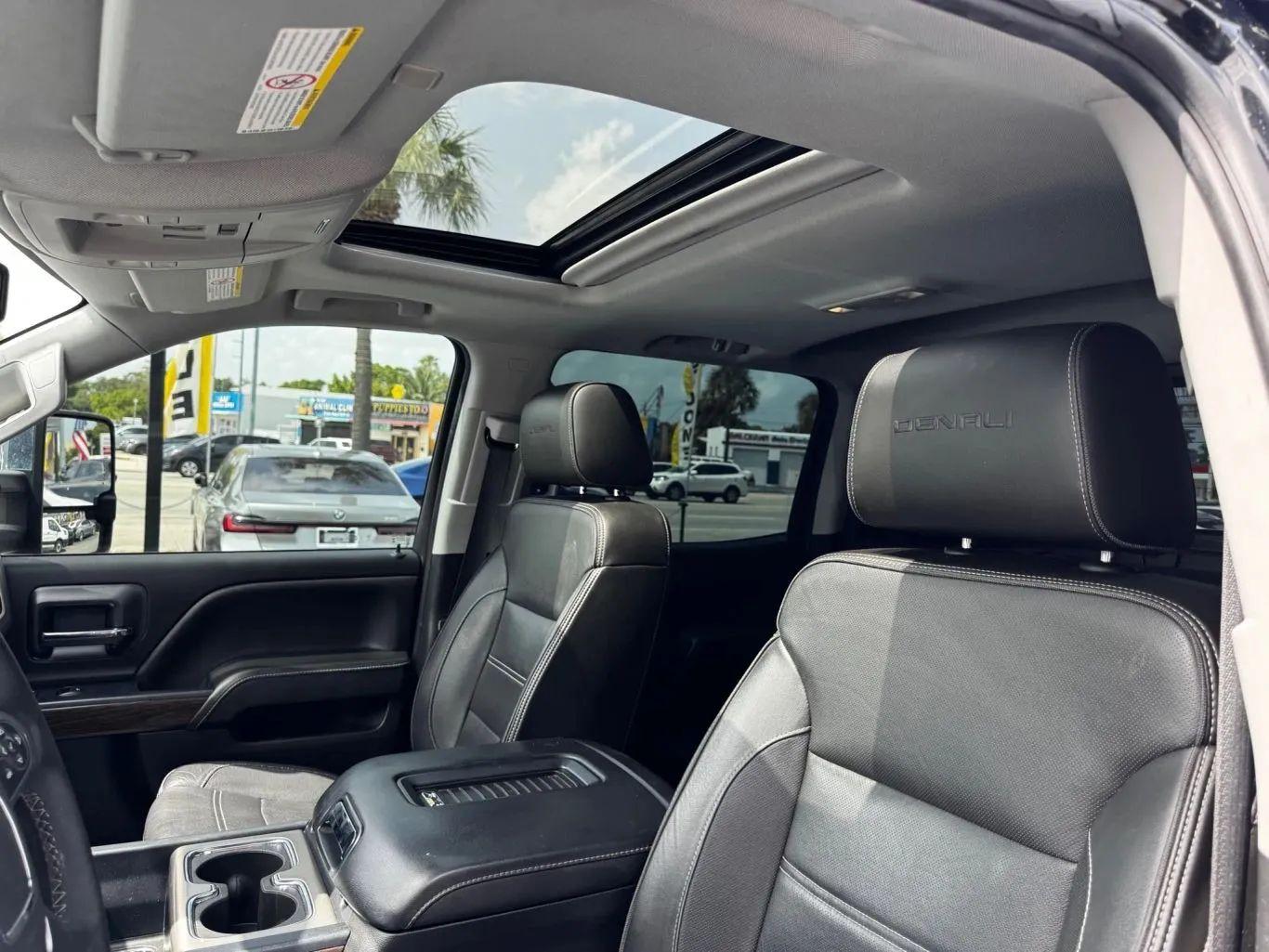 Gmc Sierra 3500 Hd Crew Cab Denali Pickup 4D 8 Ft - Thumbnail 14