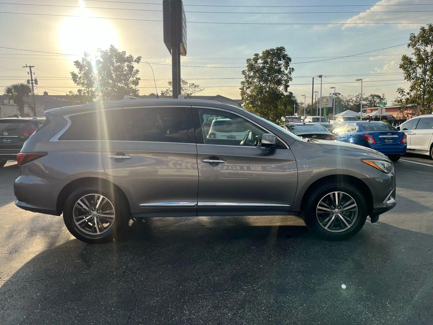 Infiniti Qx60 - Thumbnail 8