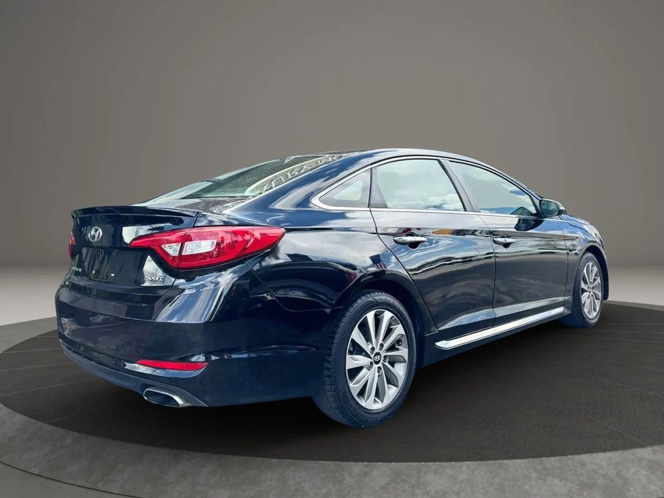 Hyundai Sonata Sport Sedan 4D - Thumbnail 14