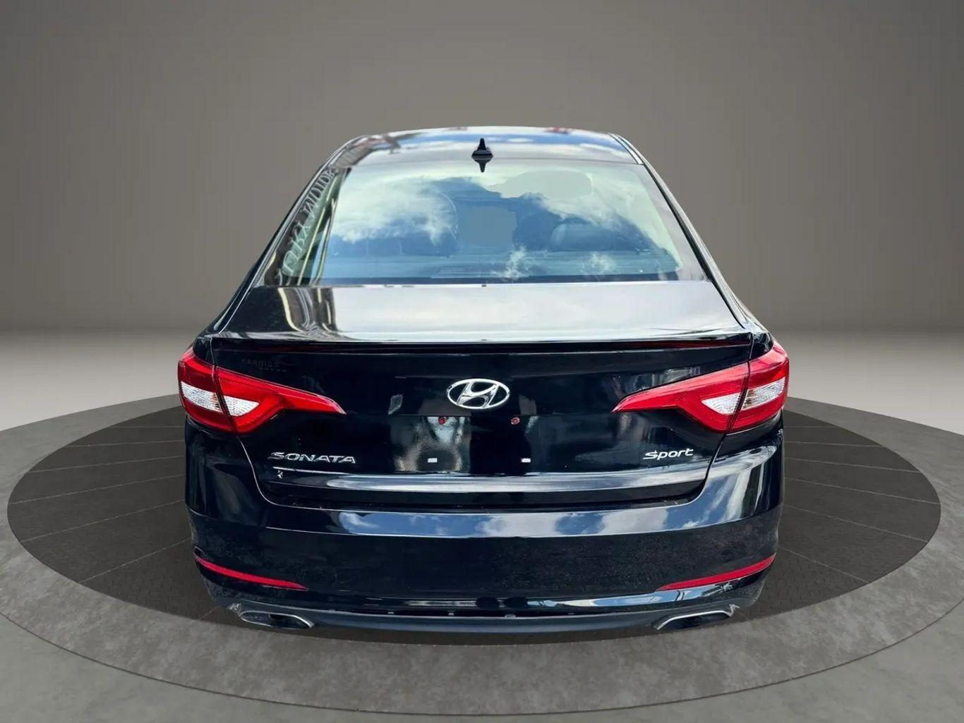 Hyundai Sonata Sport Sedan 4D - Thumbnail 12