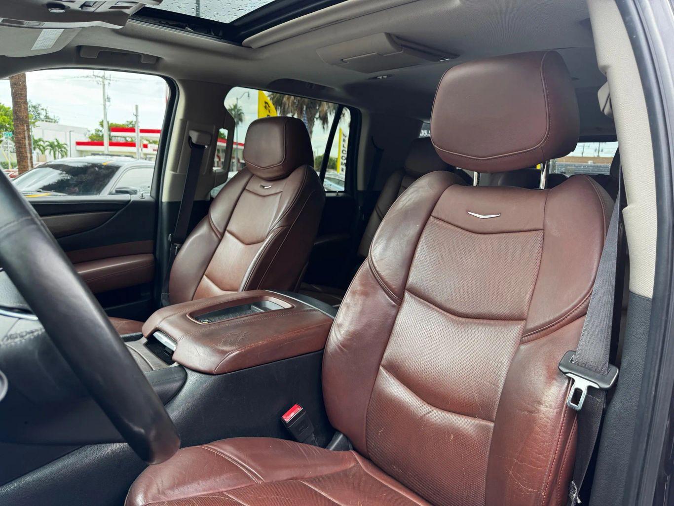 Cadillac Escalade Premium Sport Utility 4D - Thumbnail 14