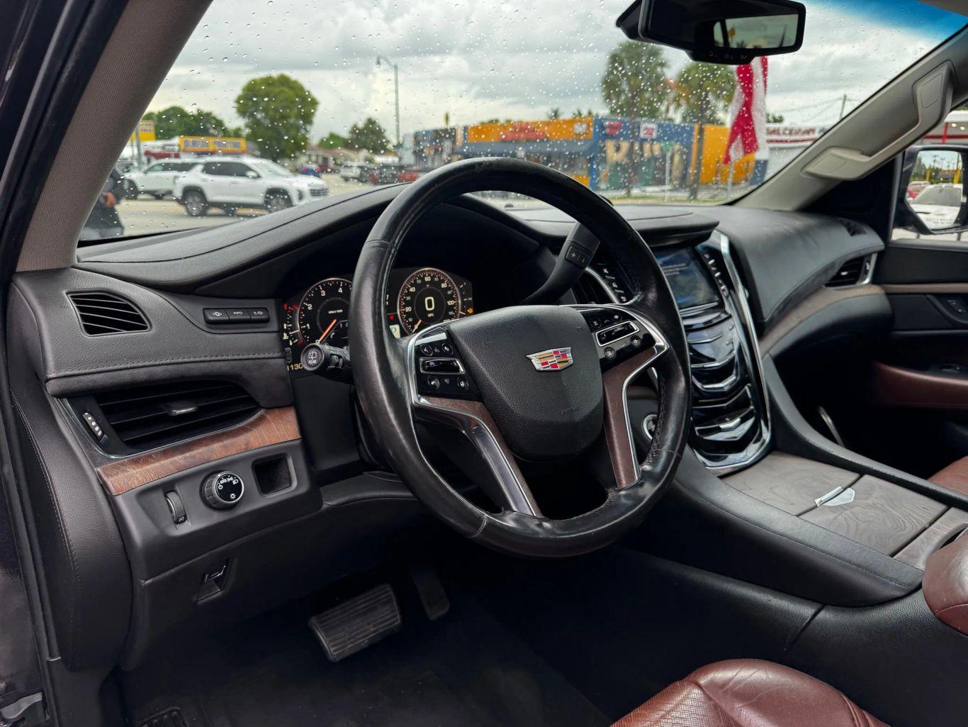 Cadillac Escalade Premium Sport Utility 4D - Thumbnail 16