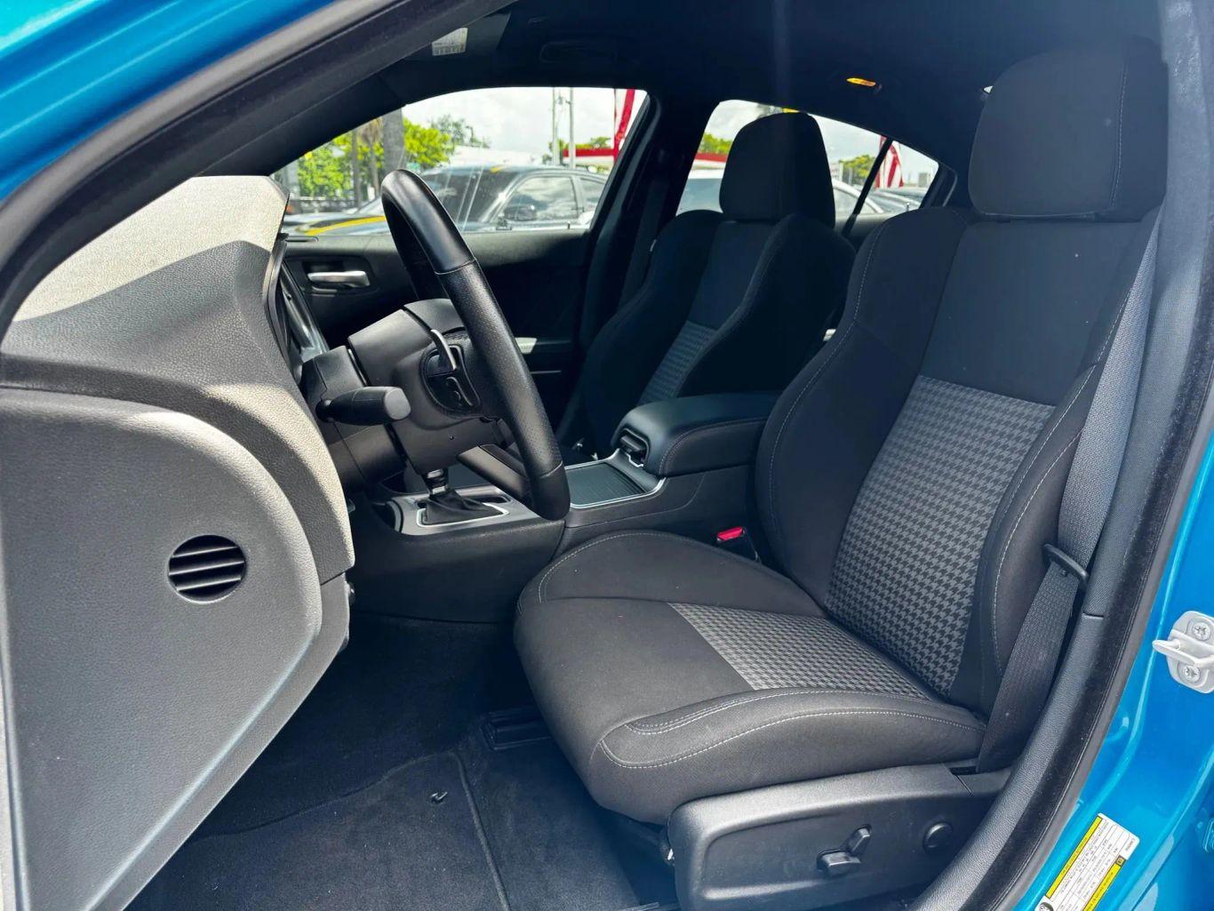 Dodge Charger Scat Pack Widebody Sedan 4D - Thumbnail 14