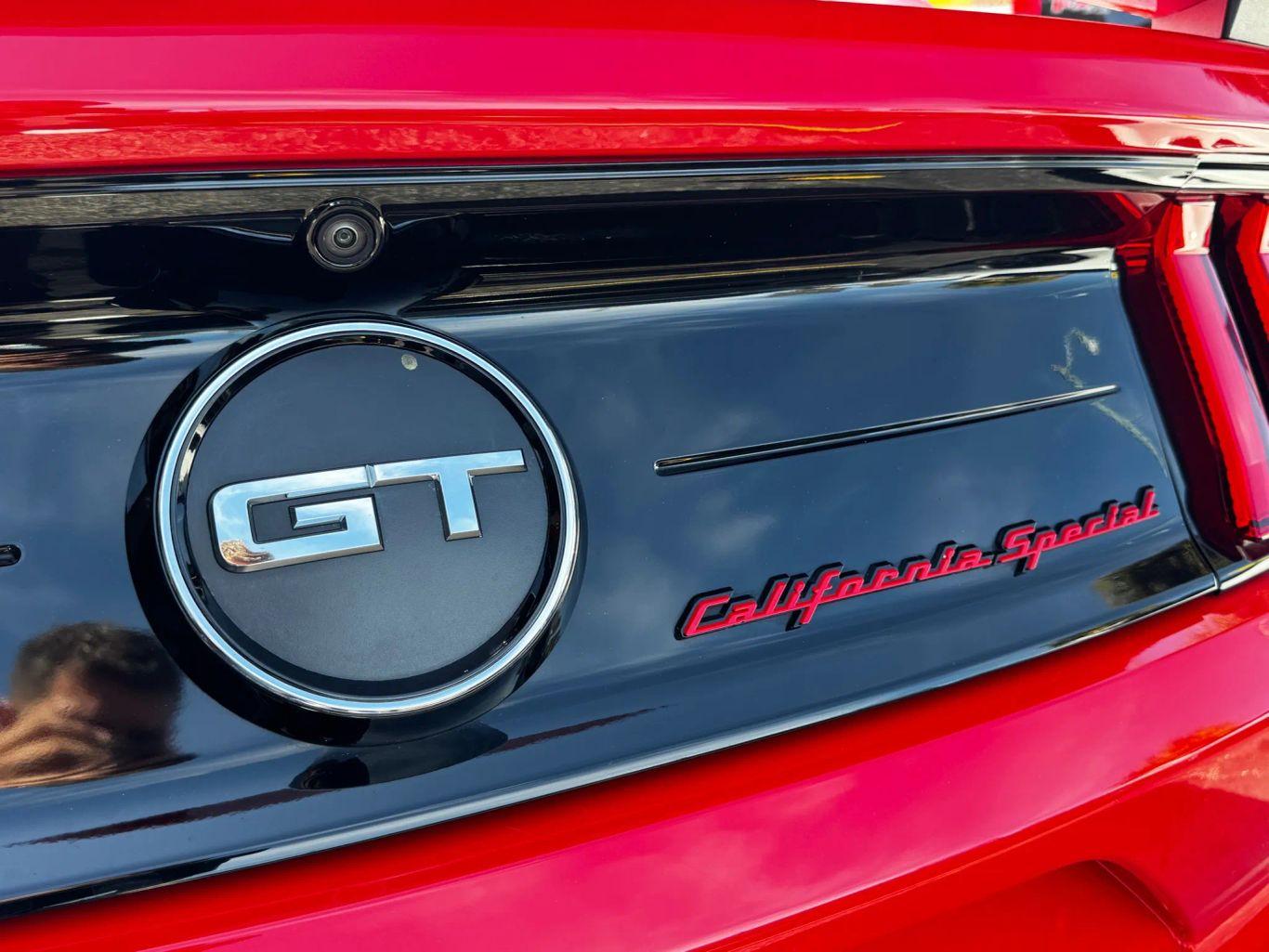 Ford Mustang Gt Premium Coupe 2D - Thumbnail 10