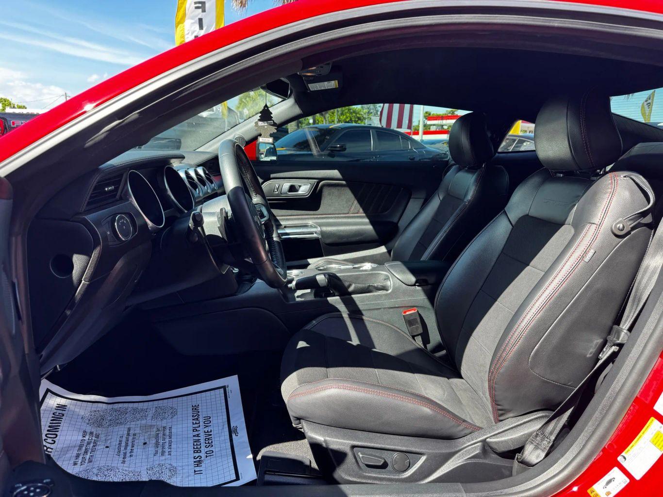 Ford Mustang Gt Premium Coupe 2D - Thumbnail 13