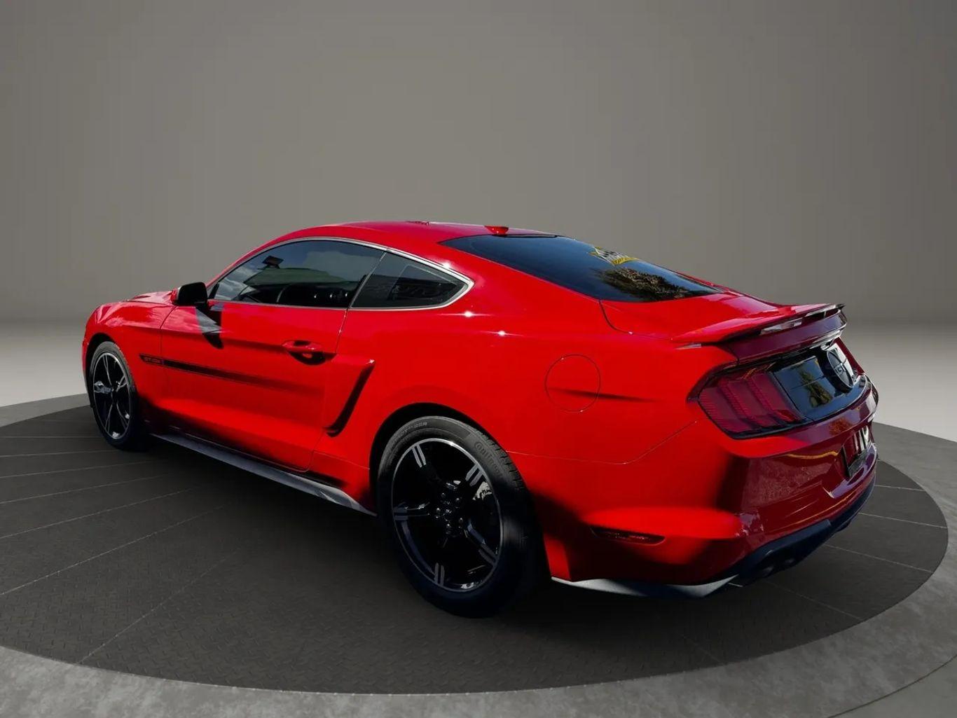 Ford Mustang Gt Premium Coupe 2D - Thumbnail 8