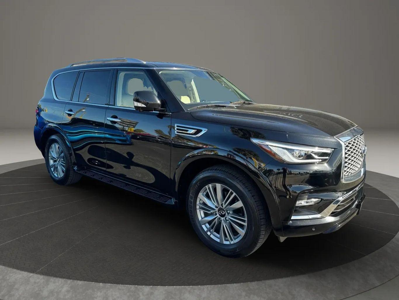 Infiniti Qx80 Luxe Sport Utility 4D - Thumbnail 3