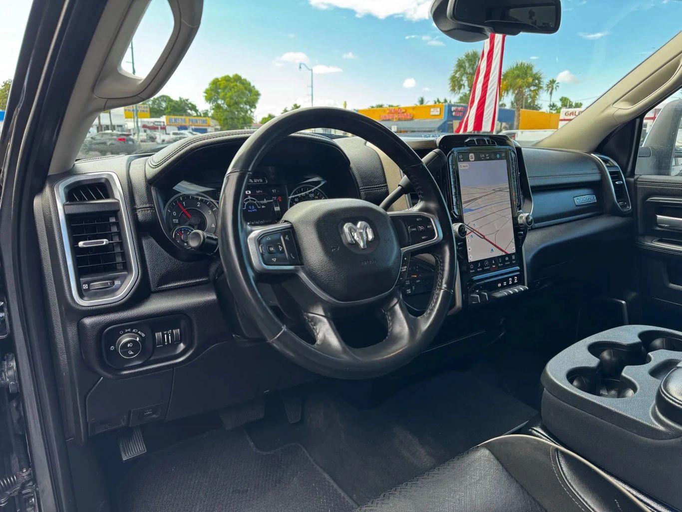 Ram 2500 Crew Cab Laramie Pickup 4D 6 1/3 Ft - Thumbnail 17