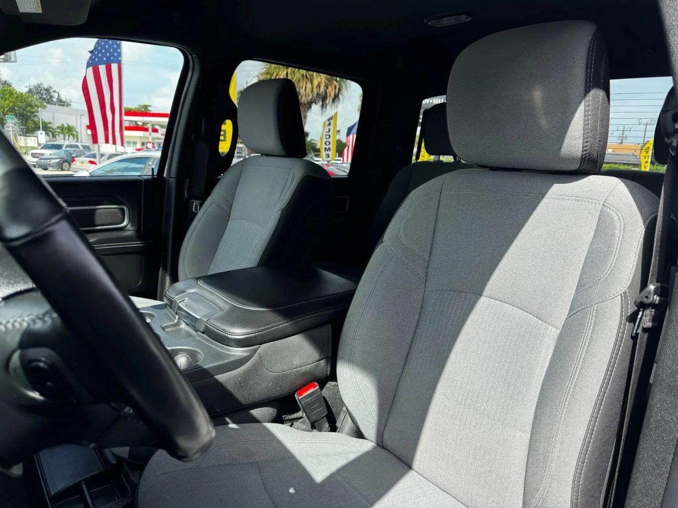 Ram 2500 Crew Cab Big Horn Pickup 4D 6 1/3 Ft - Thumbnail 15