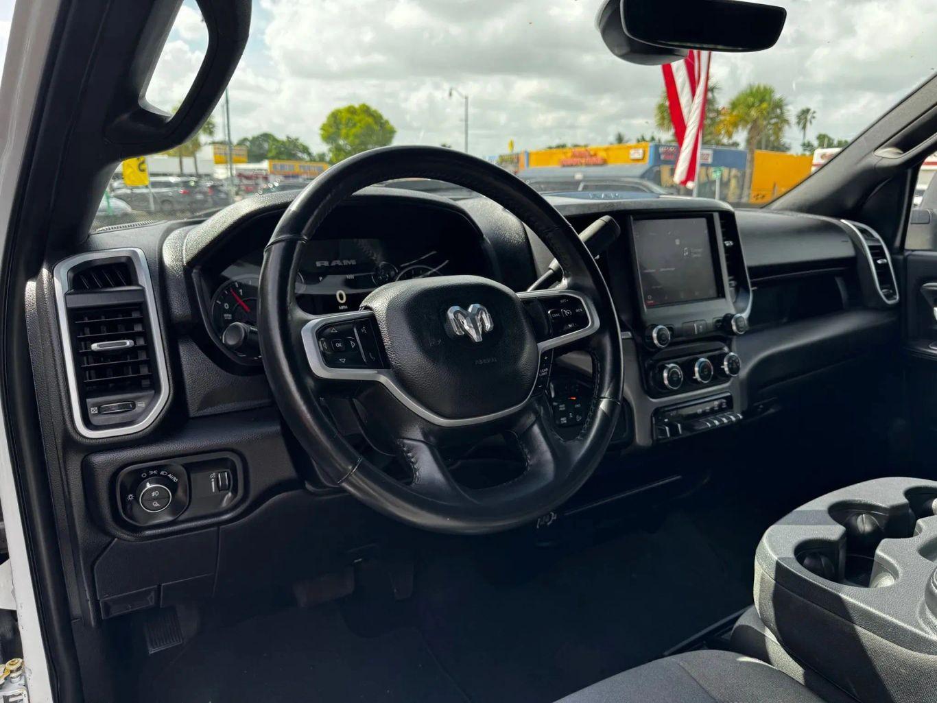 Ram 2500 Crew Cab Big Horn Pickup 4D 6 1/3 Ft - Thumbnail 17