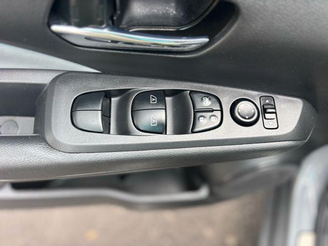 Nissan Kicks - Thumbnail 20