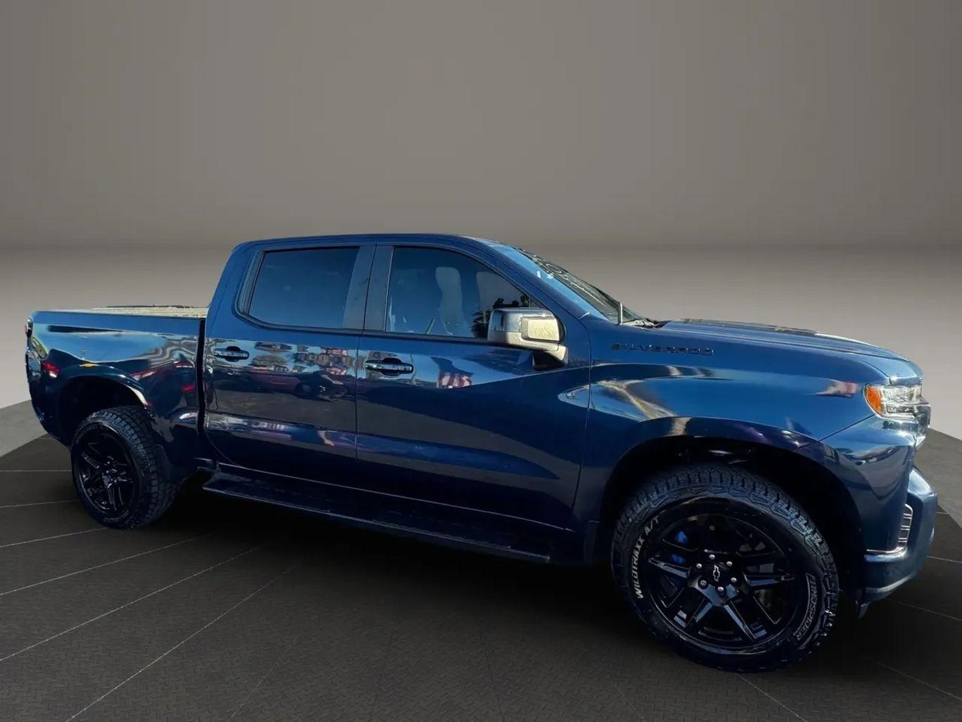 Chevrolet Silverado 1500 Crew Cab Rst Pickup 4D 5 3/4 Ft - Thumbnail 4