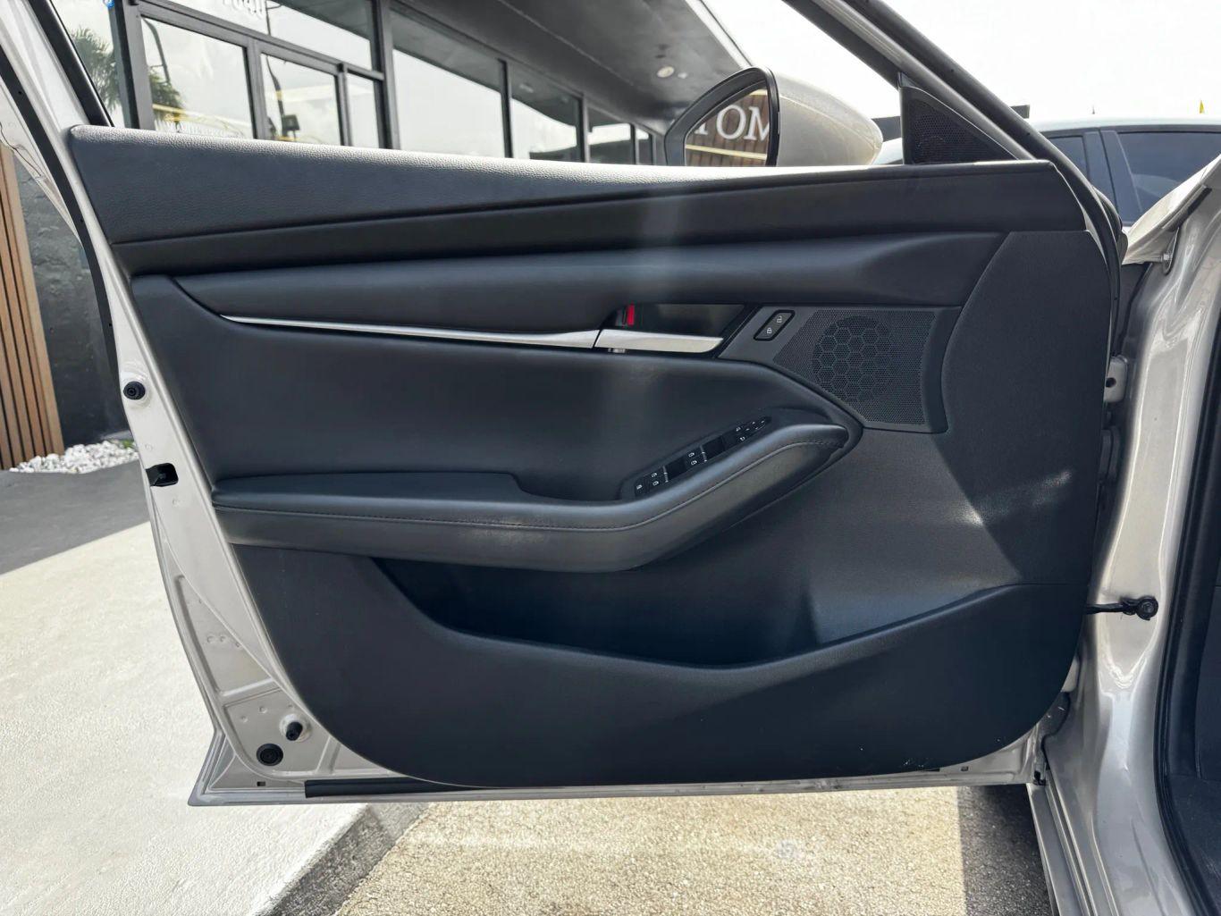 Mazda Mazda3 Select Sedan 4D - Thumbnail 10