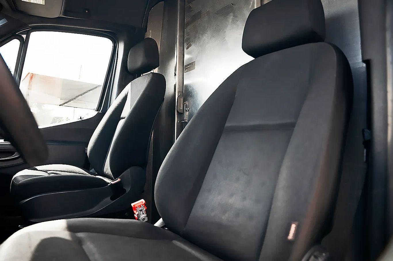 Mercedes-Benz Sprinter 2500 Cargo - Thumbnail 7