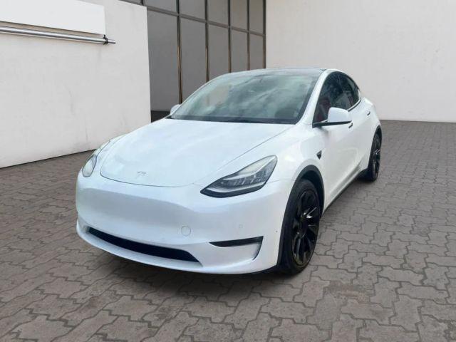 Tesla Model Y - View 1