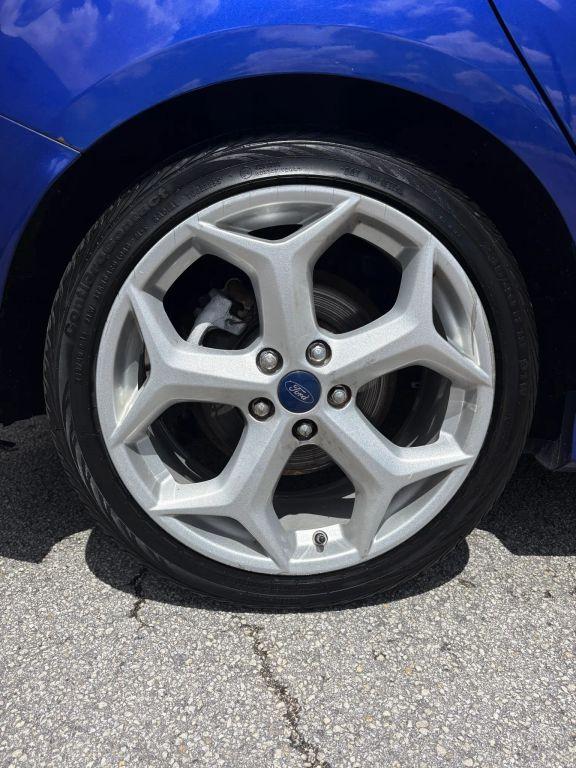 Ford Focus St - Thumbnail 11