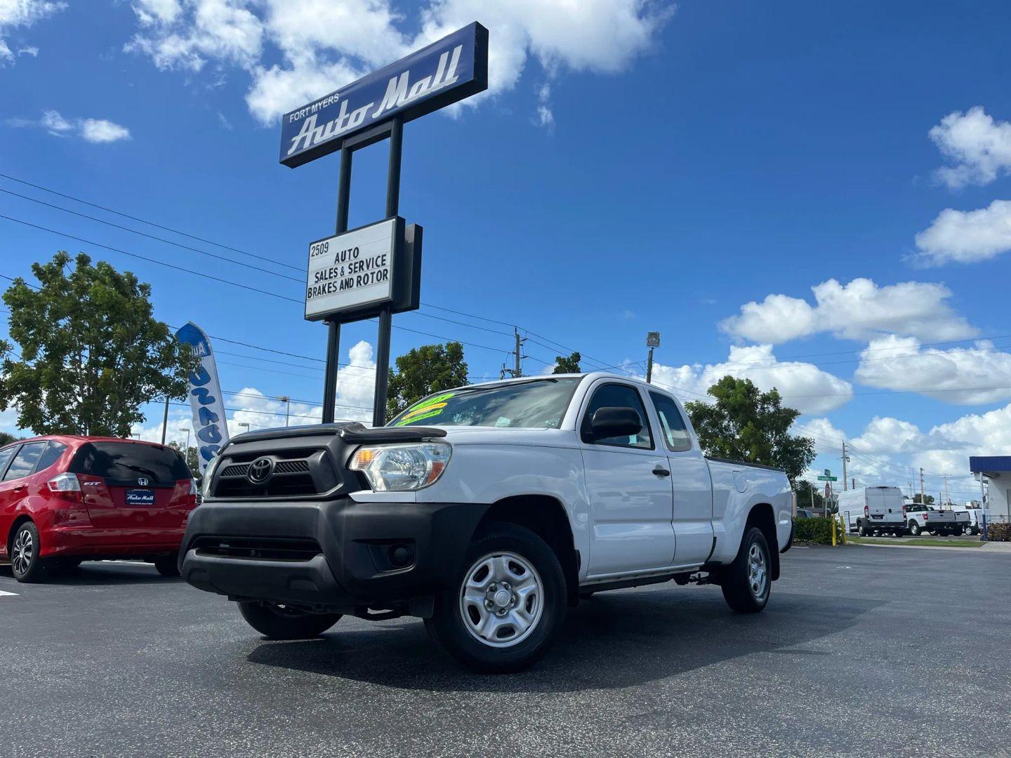 Toyota Tacoma - Thumbnail 3