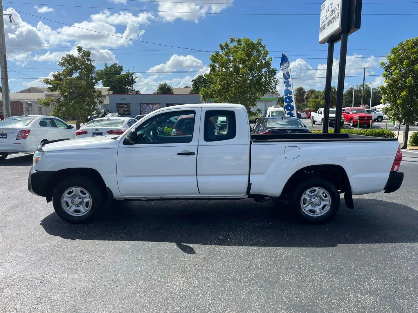 Toyota Tacoma - Thumbnail 8