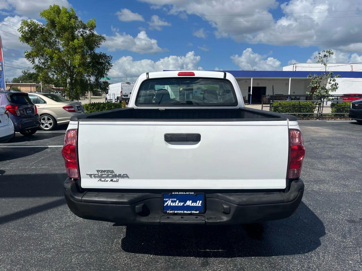 Toyota Tacoma - Thumbnail 14