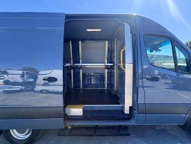Mercedes-Benz Sprinter 2500 Crew - Thumbnail 19