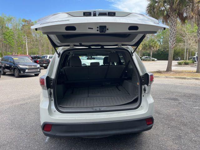 Toyota Highlander - Thumbnail 5