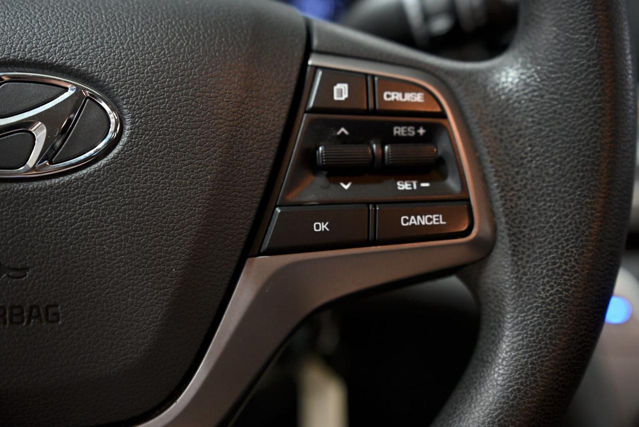 Hyundai Elantra - Thumbnail 10