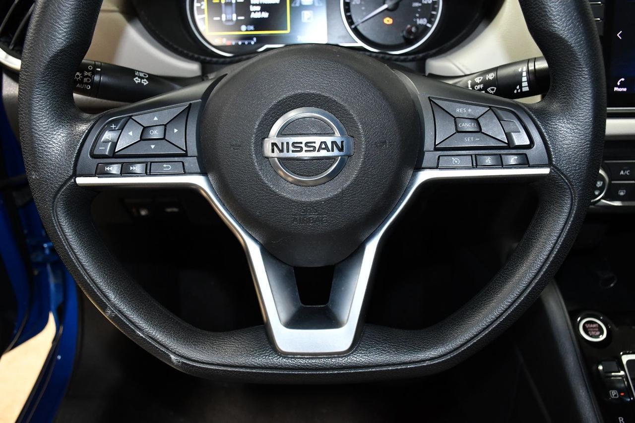 Nissan Versa - Thumbnail 7