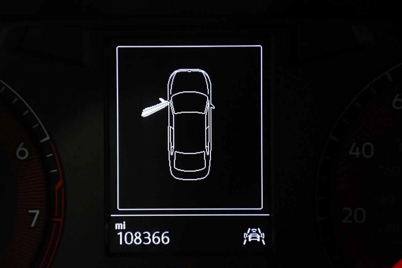 Volkswagen Jetta - Thumbnail 10