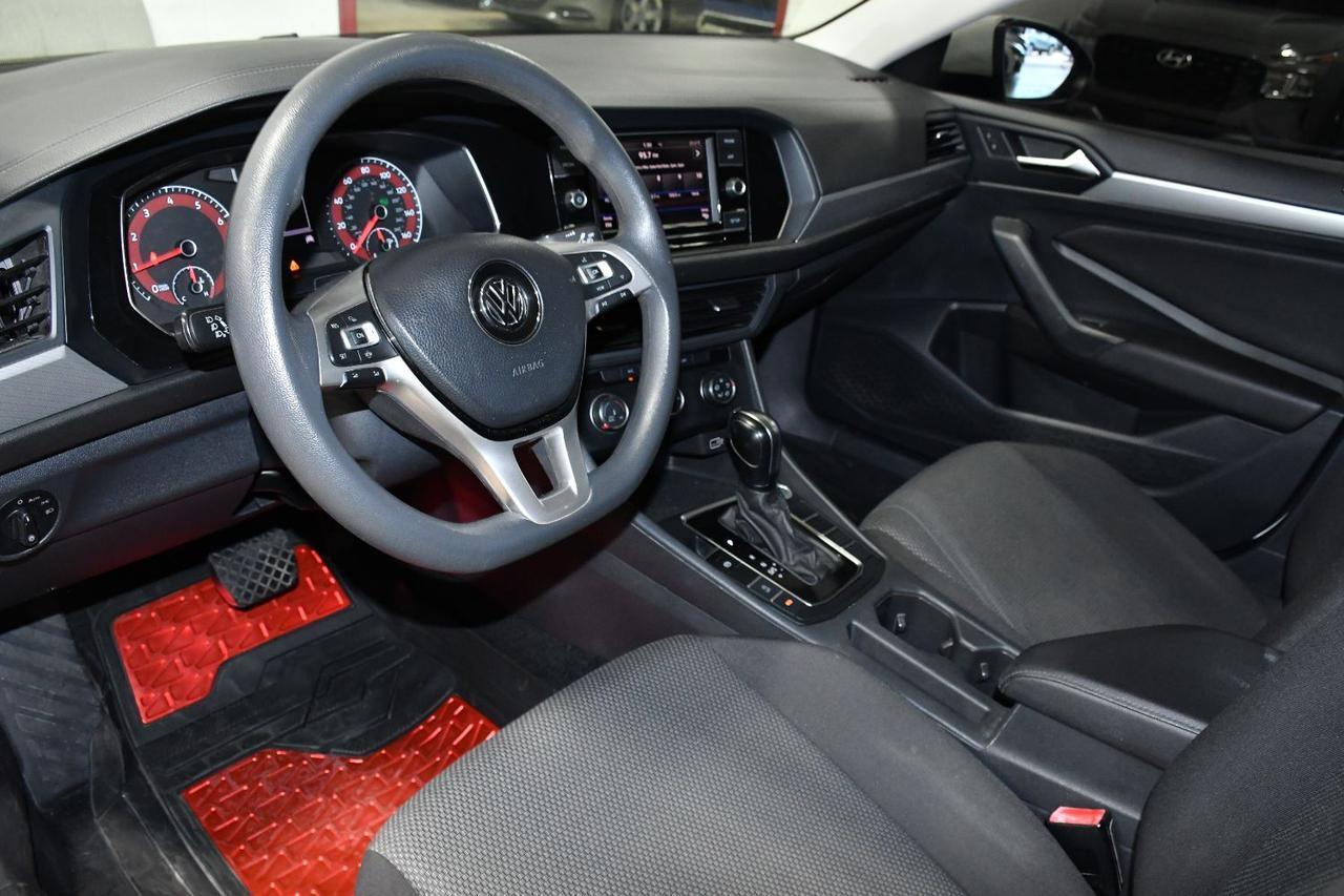 Volkswagen Jetta - Thumbnail 15