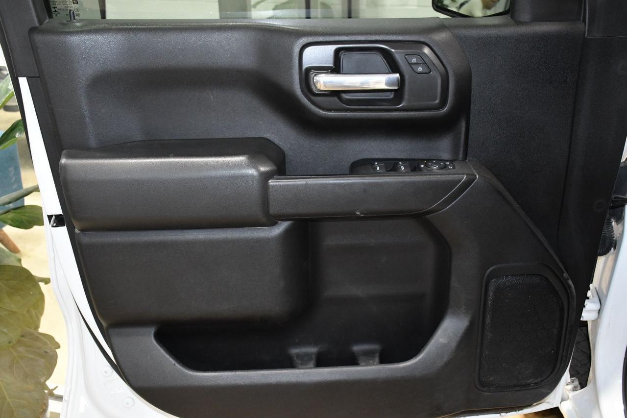 Chevrolet Silverado 1500 - Thumbnail 17