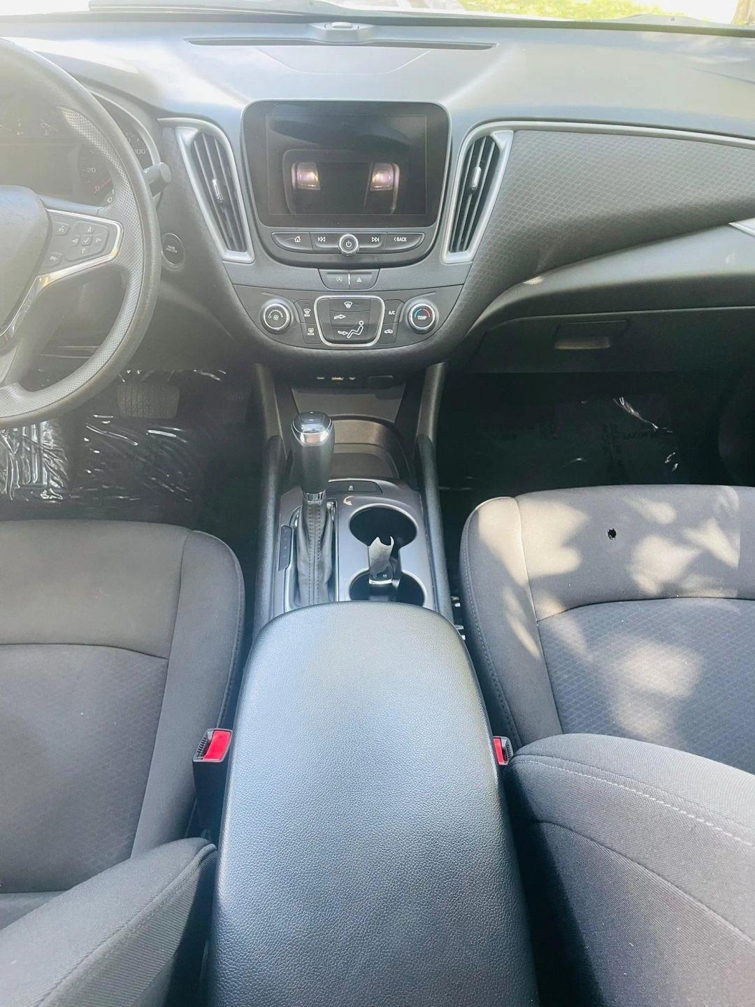 Chevrolet Malibu - Thumbnail 2