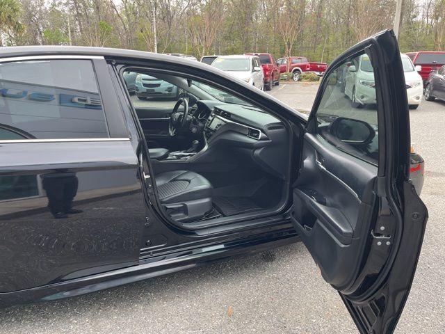 Toyota Camry - Thumbnail 13