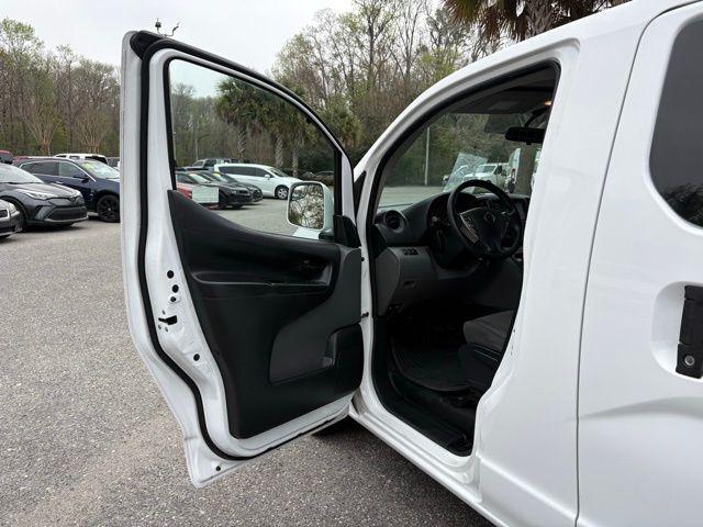 Nissan NV200 - Thumbnail 9