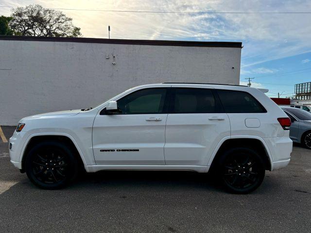 JEEP GRAND CHEROKEE - Thumbnail 2