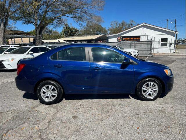 CHEVROLET SONIC - Thumbnail 4